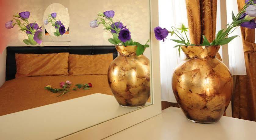 Rose Bouquets Hotel Istambul Exterior foto